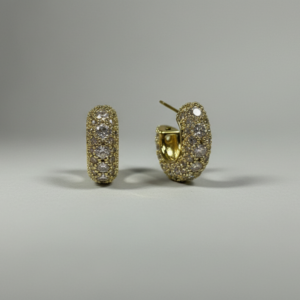 Boucles d'oreilles demi-créoles dorées pavées de cristaux