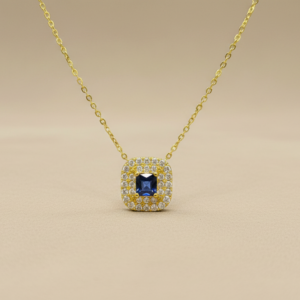 Collier Pendentif "Bleu Royal" – Double Halo Scintillant & Finition Dorée